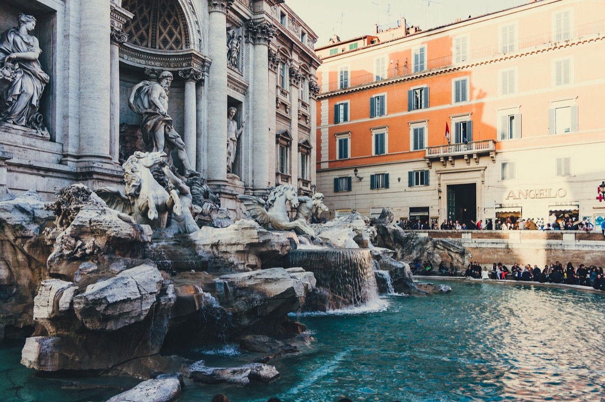 Trevi Fountain visitors