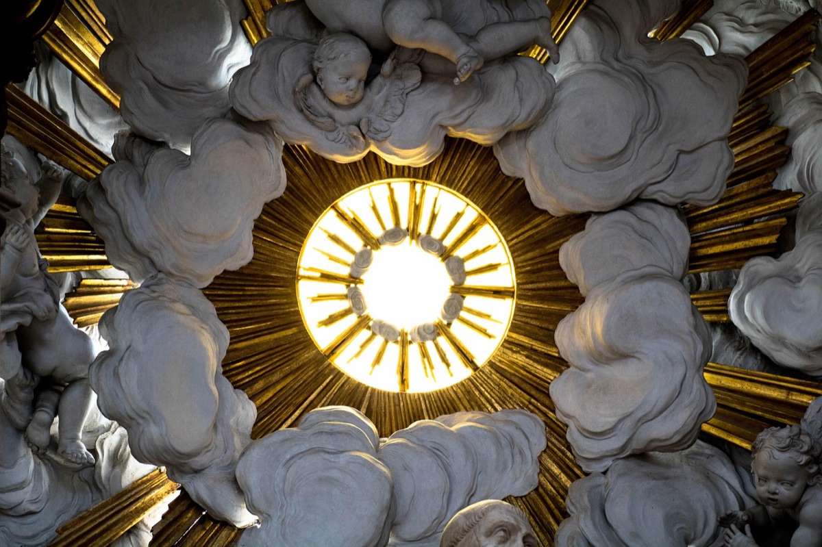 escultura barroca detallada