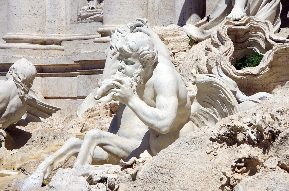 Vista de la Fontana di Trevi al atardecer