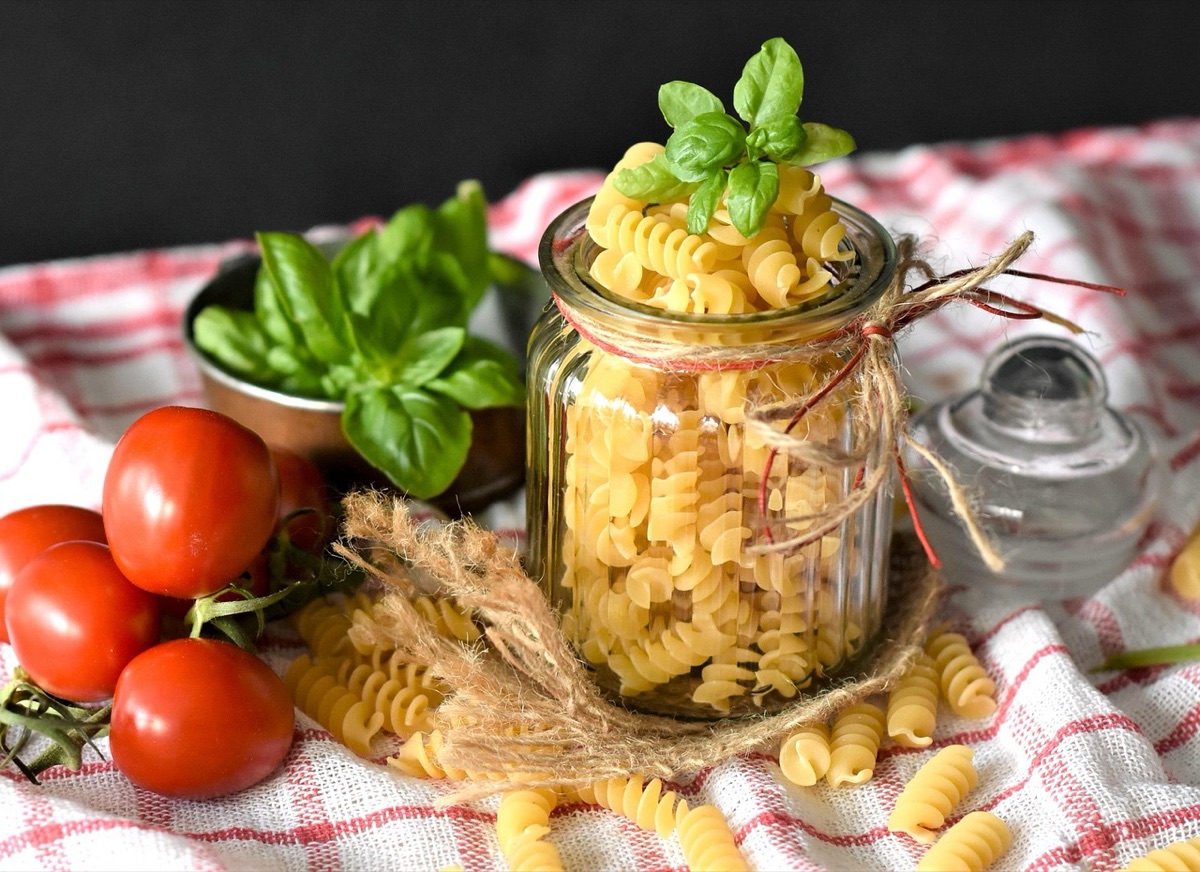 romano pasta with basil
