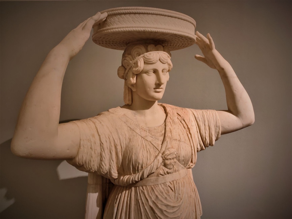 Römisches Frauenstatue