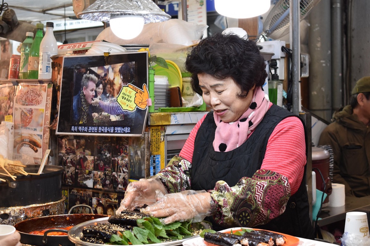 romano traditional evening market