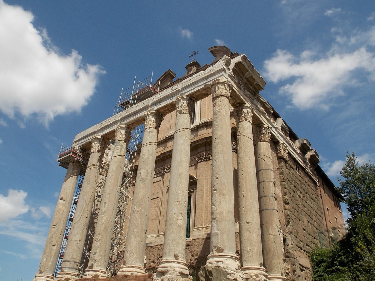 colunas de templo romano